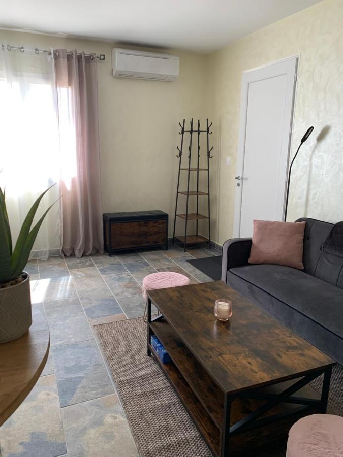 Studio Independant Avec Piscine Et Jardin L'Abergement-Sainte-Colombe エクステリア 写真